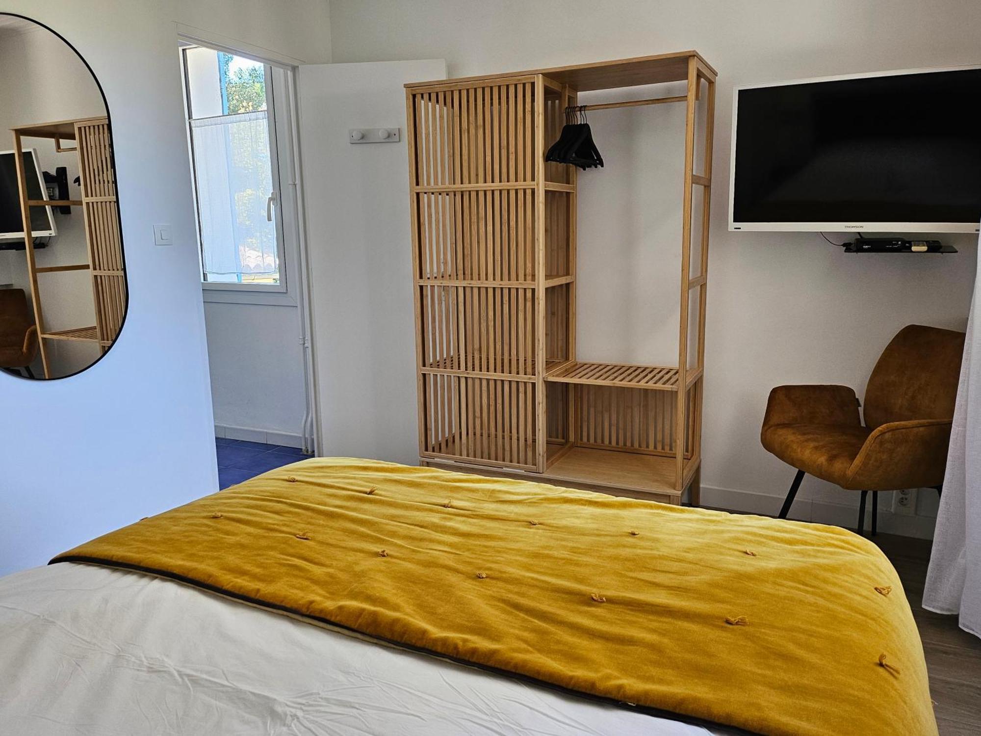 ルールマラン La Luberonne Bed & Breakfast エクステリア 写真
