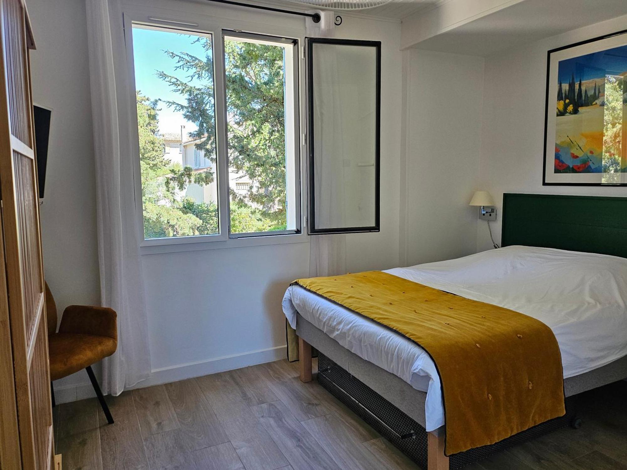 ルールマラン La Luberonne Bed & Breakfast エクステリア 写真