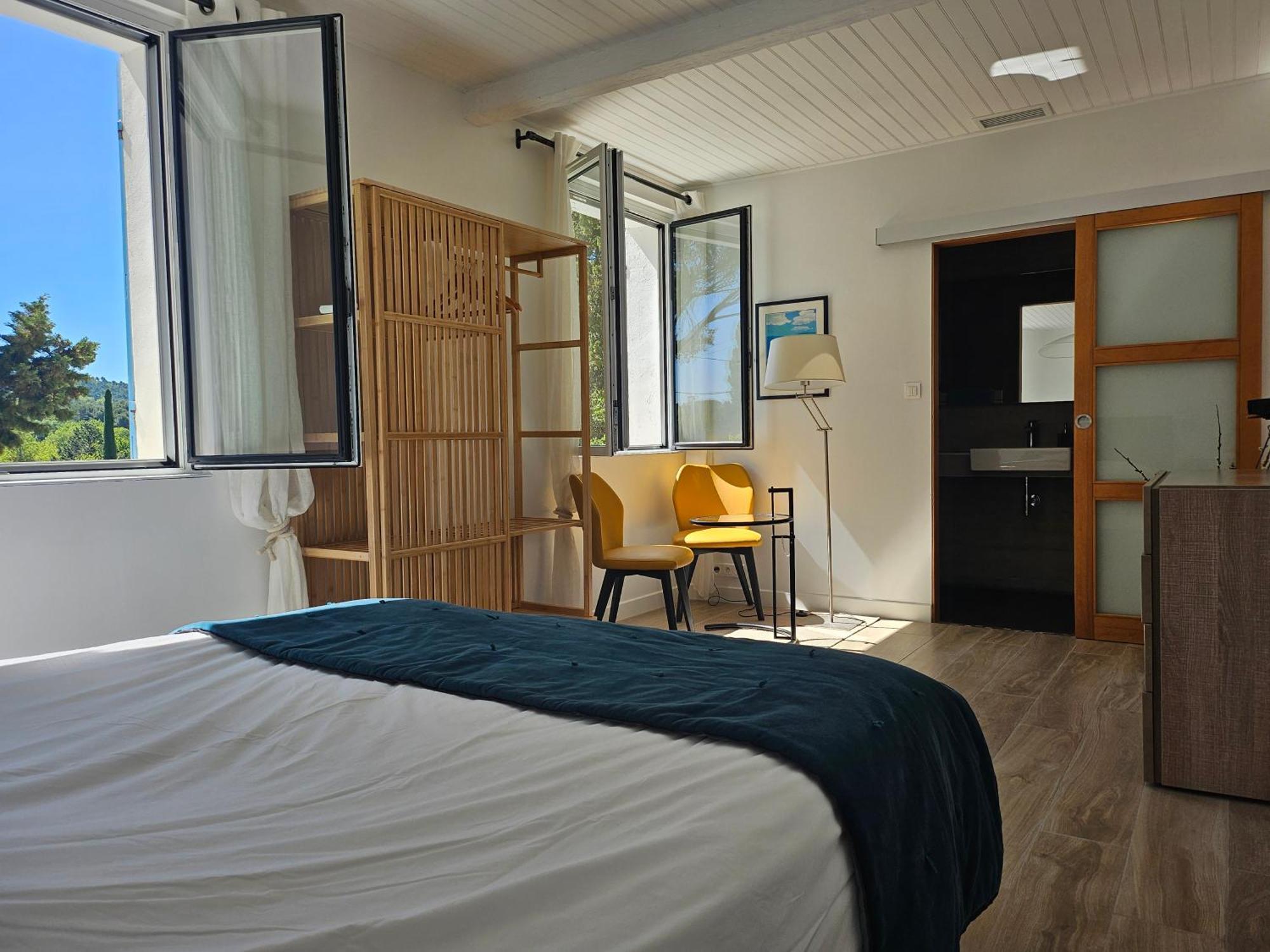 ルールマラン La Luberonne Bed & Breakfast エクステリア 写真