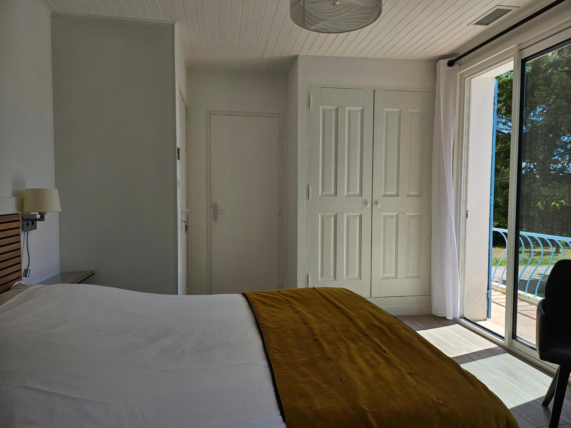 ルールマラン La Luberonne Bed & Breakfast エクステリア 写真