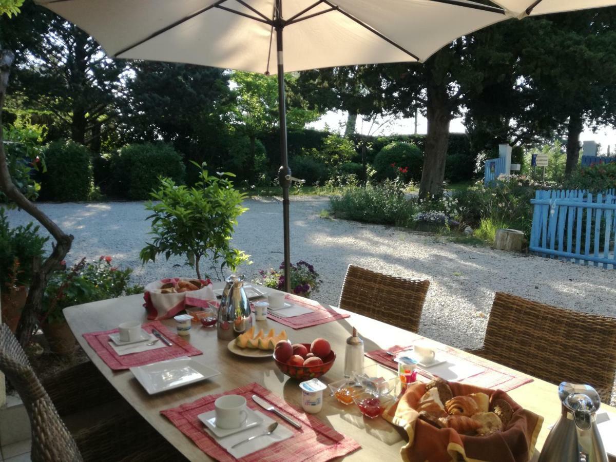 ルールマラン La Luberonne Bed & Breakfast エクステリア 写真